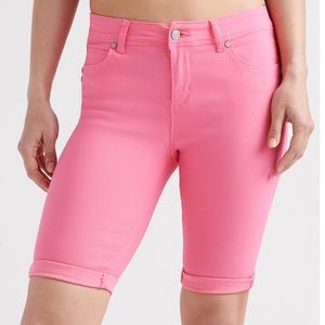 NWT Women Pink Bermuda stretch shorts size 5